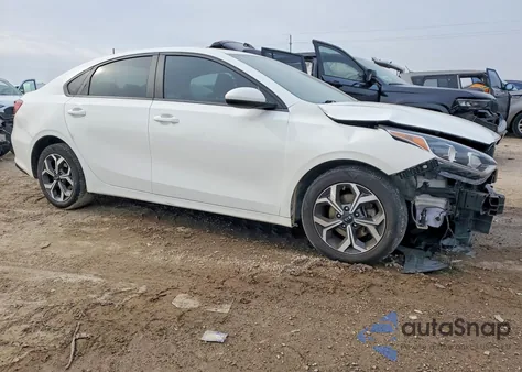 2021 Kia Forte Fe z USA, uszkodzony, nr VIN 3KPF24AD6ME347116